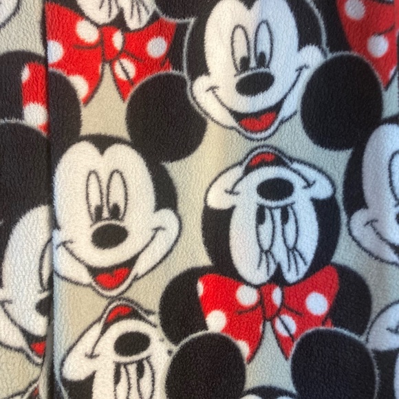 Disney L Plush Ladies Mickey Minnie Pajama Set Cozy Comfort Warm. - Picture 4 of 7